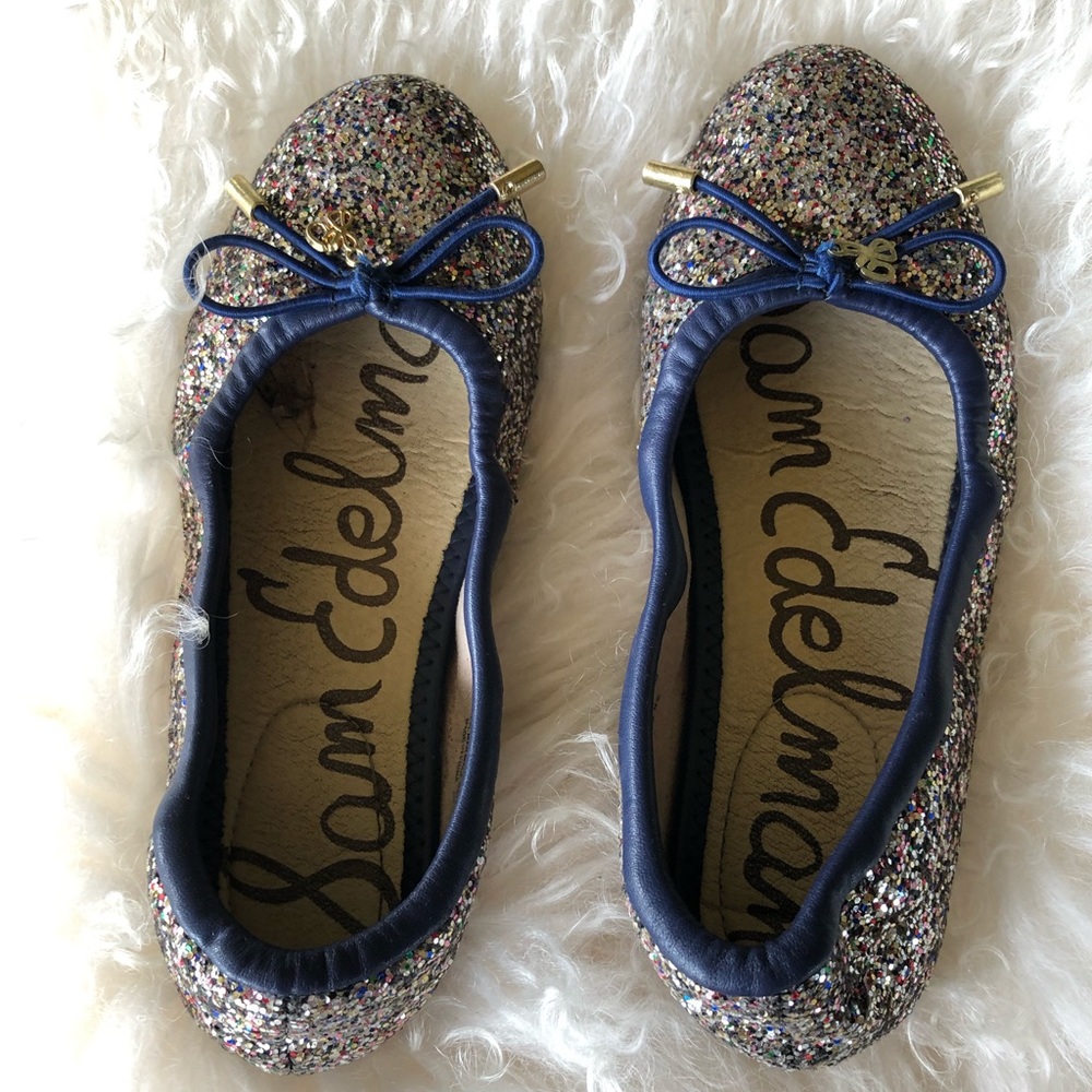 Adorable glitter flats in excellent condition